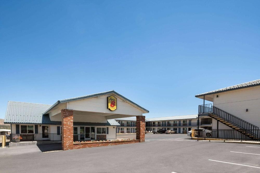 Super 8 by Wyndham Susanville